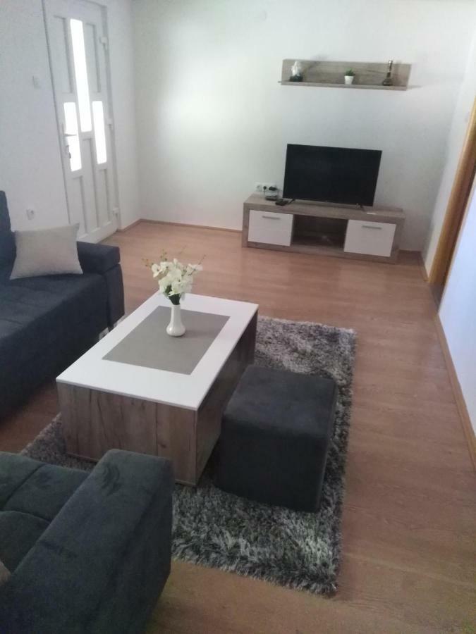 Apartman Milos Требине Екстериор снимка